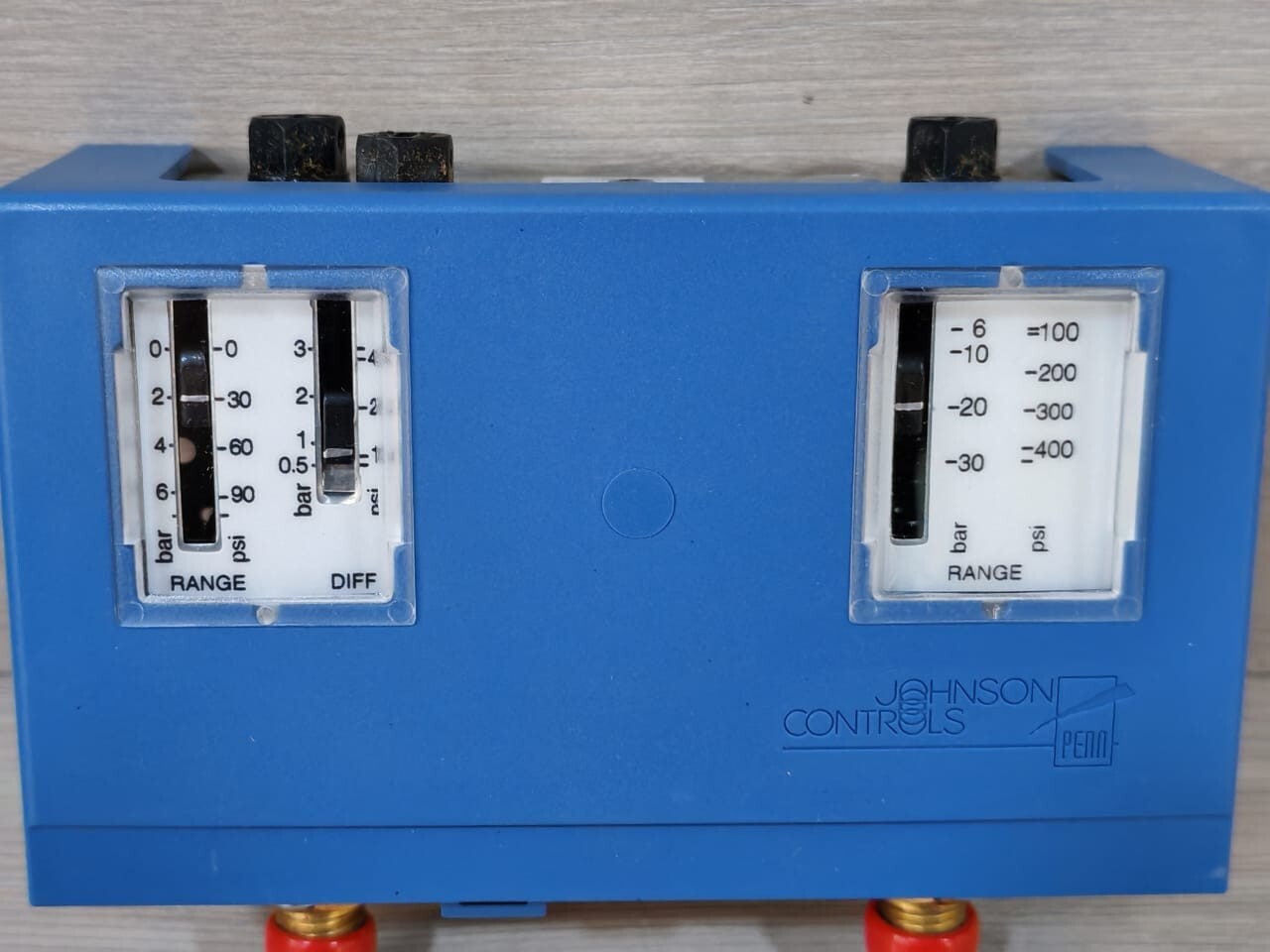 JOHNSON CONTROLS PENN P736LCA-9300 PRESSURE CONTROL 400V