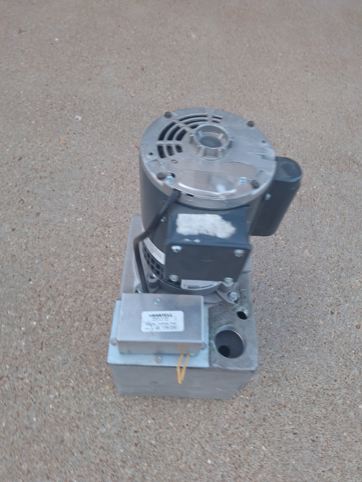L4X-115/230 HARTELL Condensate Removal Pump: 115/230V AC, 2 gal Tank, 1/2 hp, 45