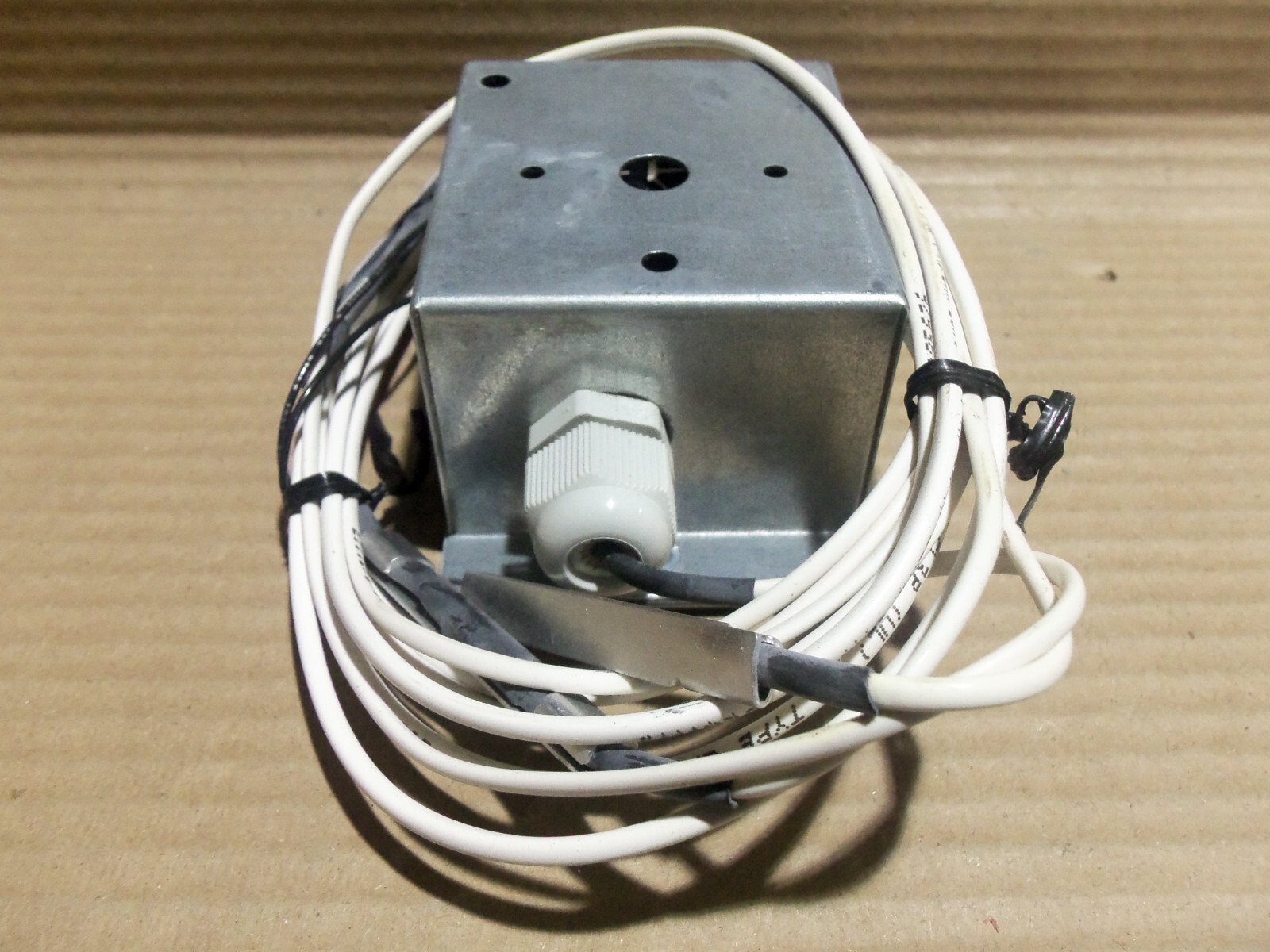 New Honeywell C7041J 1009 12ft Duct Averaging Sensor -40F-250F 20k OHM NTC AK