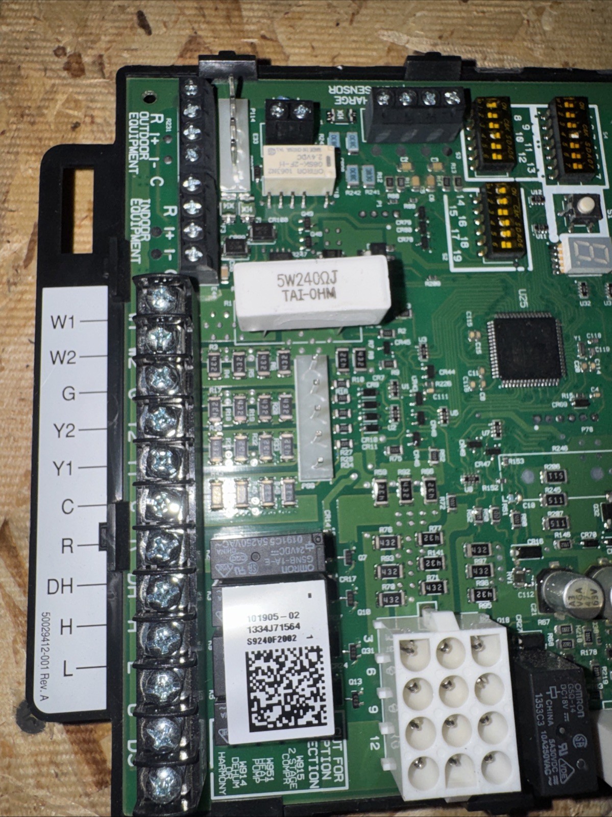 Lennox Surge Light Furnace Control Board 101905-02 / S9240F2002