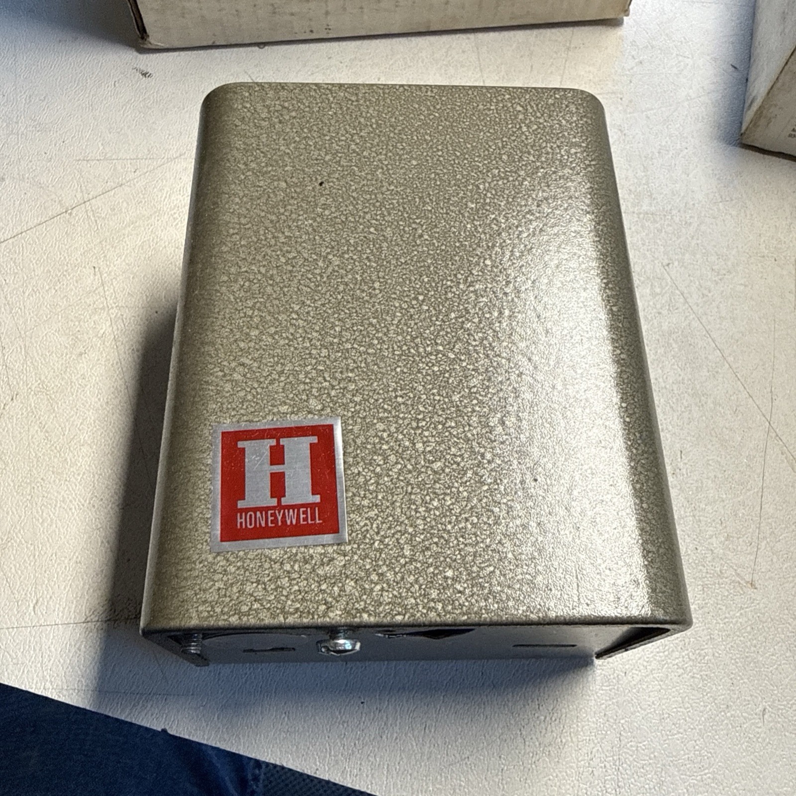 HONEYWELL / SID HARVEY’S REMANUFACTORED SWITCHING RELAY R520-32R R845A DPST
