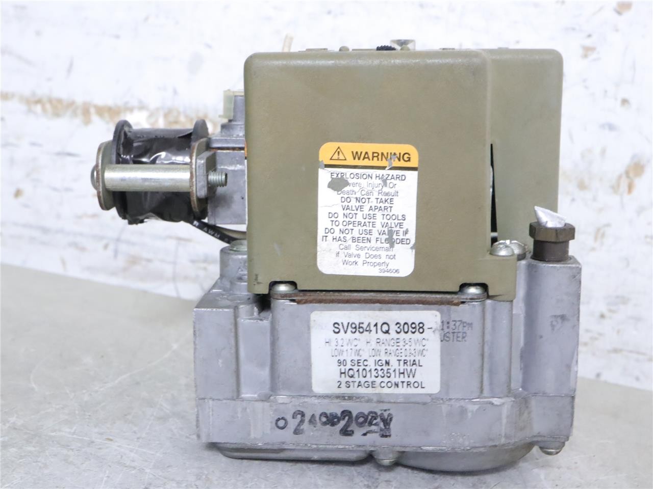 Honeywell SV9541Q3098 SmartValve Furnace 2 Stage Gas Smart Valve HQ1013351HW