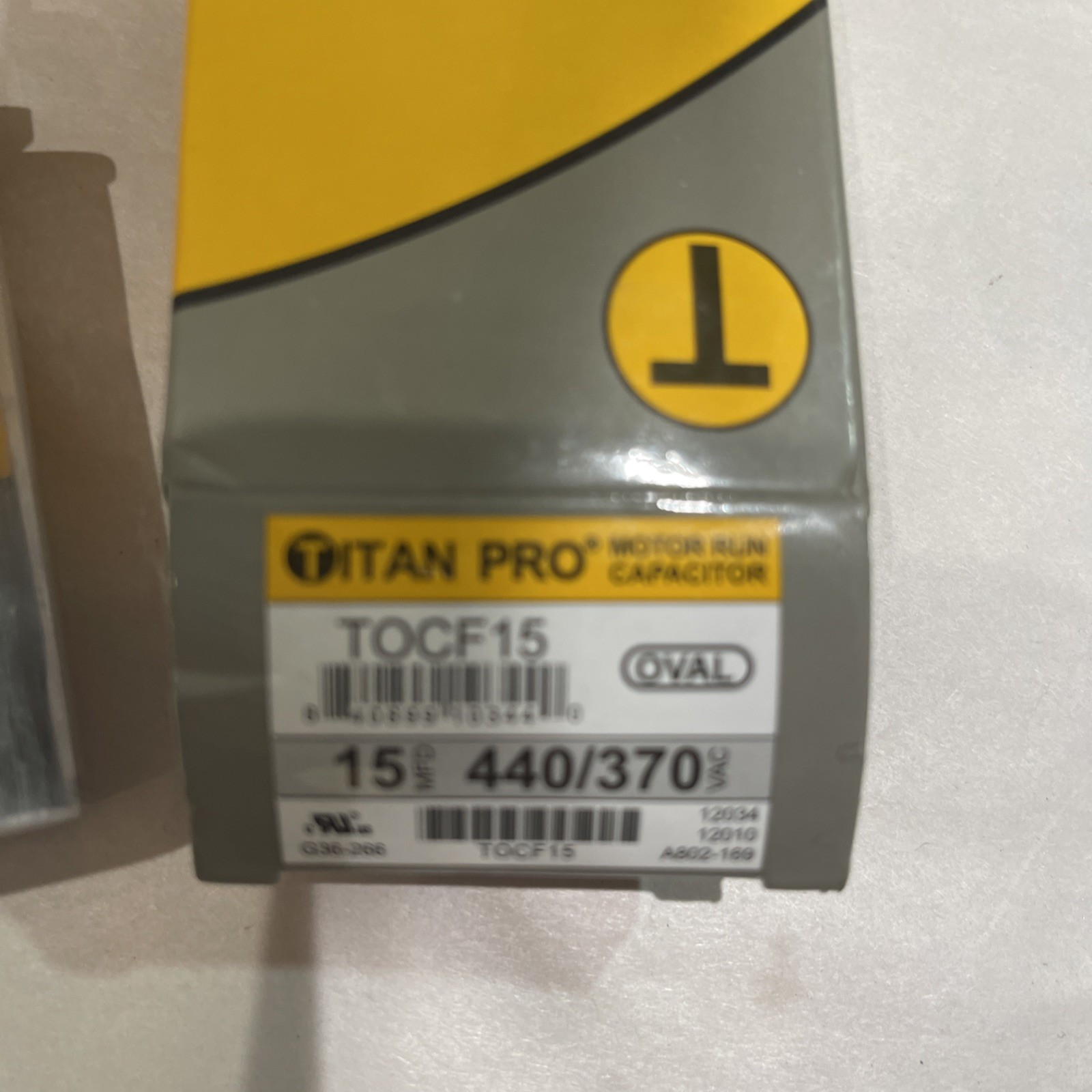 Titan Pro Oval Motor Run Capacitor 15 MFD 440/370 TOCF15 New In Box