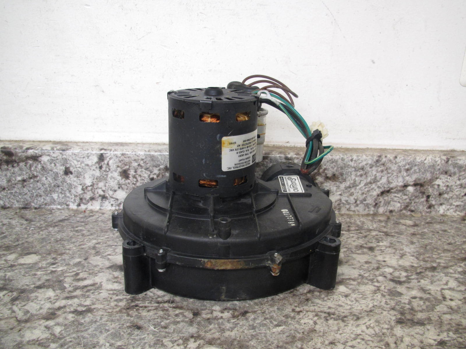 York 024-25960-000 / 7062-3958 / A165 Furnace Draft Inducer Motor Free Shipping