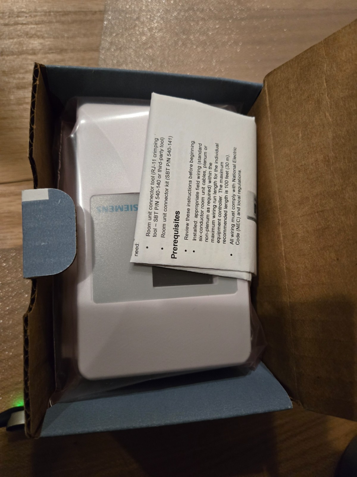 SIEMENS QAA2280.DWSC Room Temp Sensor, Integ Siemens Control 48RH74