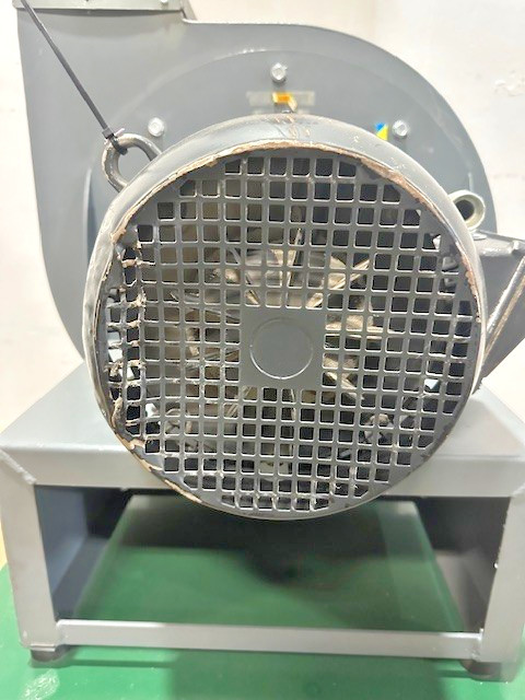H.D INDUSTRIAL BLOWER/DUST COLLECTOR WITH DAYTON MOTOR 230/460V, 5HP, 3500 RPM