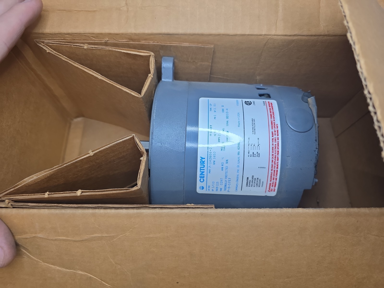Century Motor – 7-142606-20 / P8-5757 – 1/10 HP, 3450 RPM, 115 V2.8 AMP – NOS