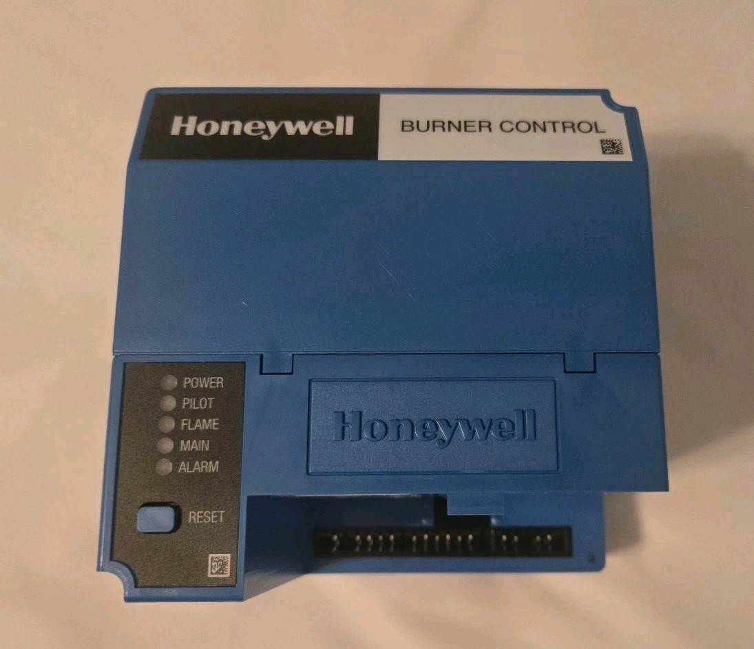 Honeywell RM7895 A 1014 Burner Control Module 120VAC