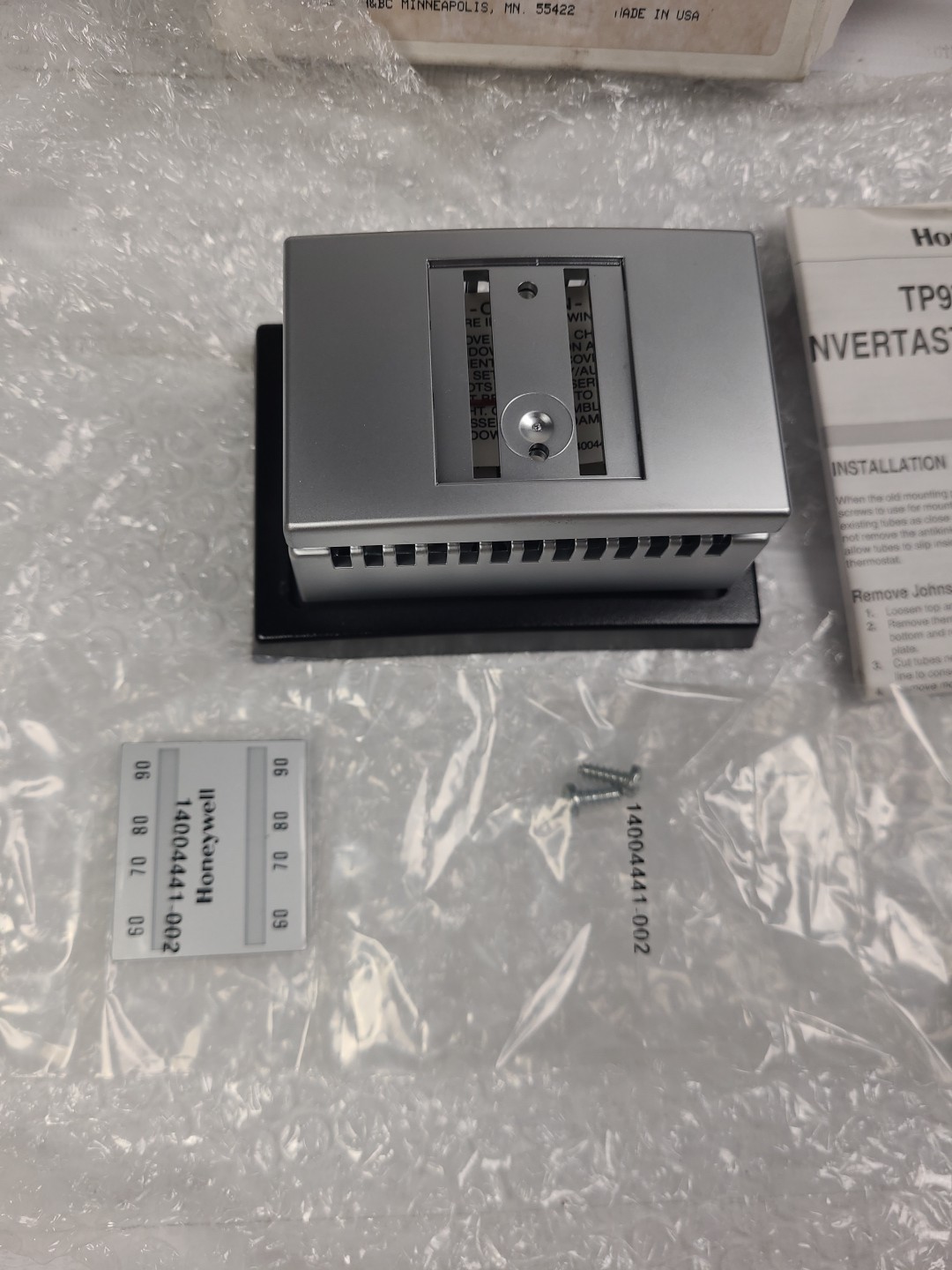 Honeywell TP970A2145 Pneumatic Thermostat, Direct Acting, 2 Pipes, 60 F