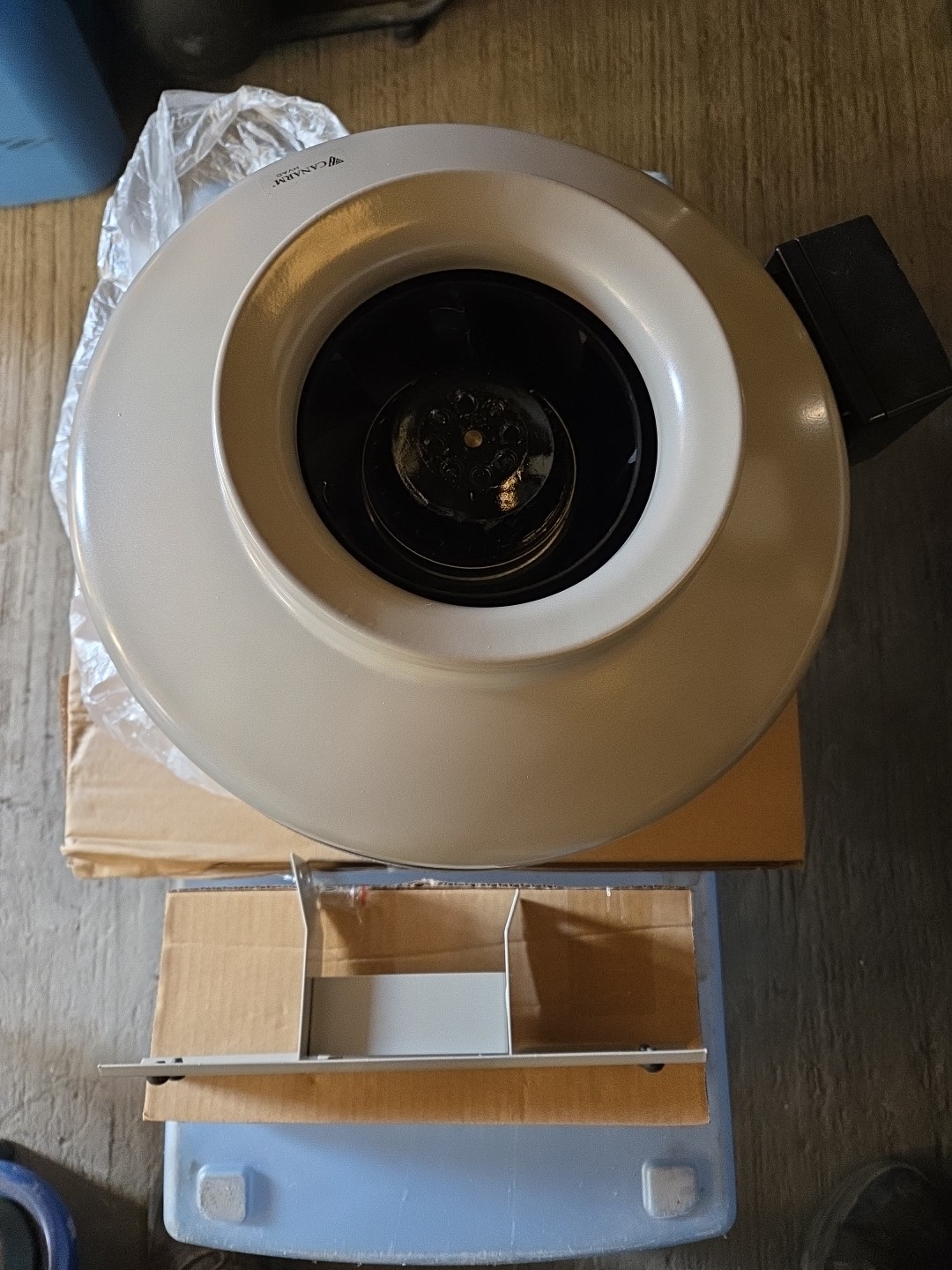 Canarm In-Line Duct Fan: 579 cfm Max., 8 in Duct, 140 W, 120V AC