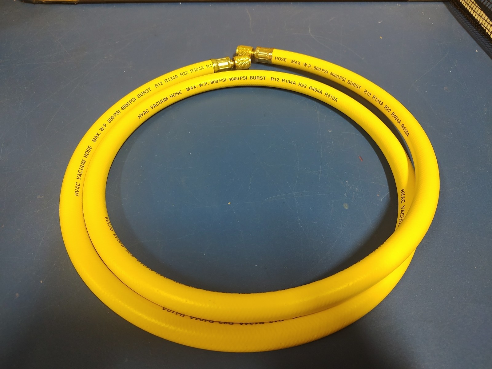 R-410A 4000PSI BURST 800PSI MAX YELLOW CHARGING HOSE 72″ Long