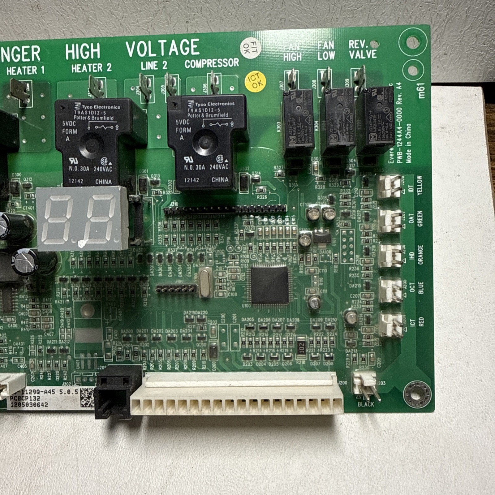 Amana PCBCP132 40-1129Q-A45 1205030642 Control Board