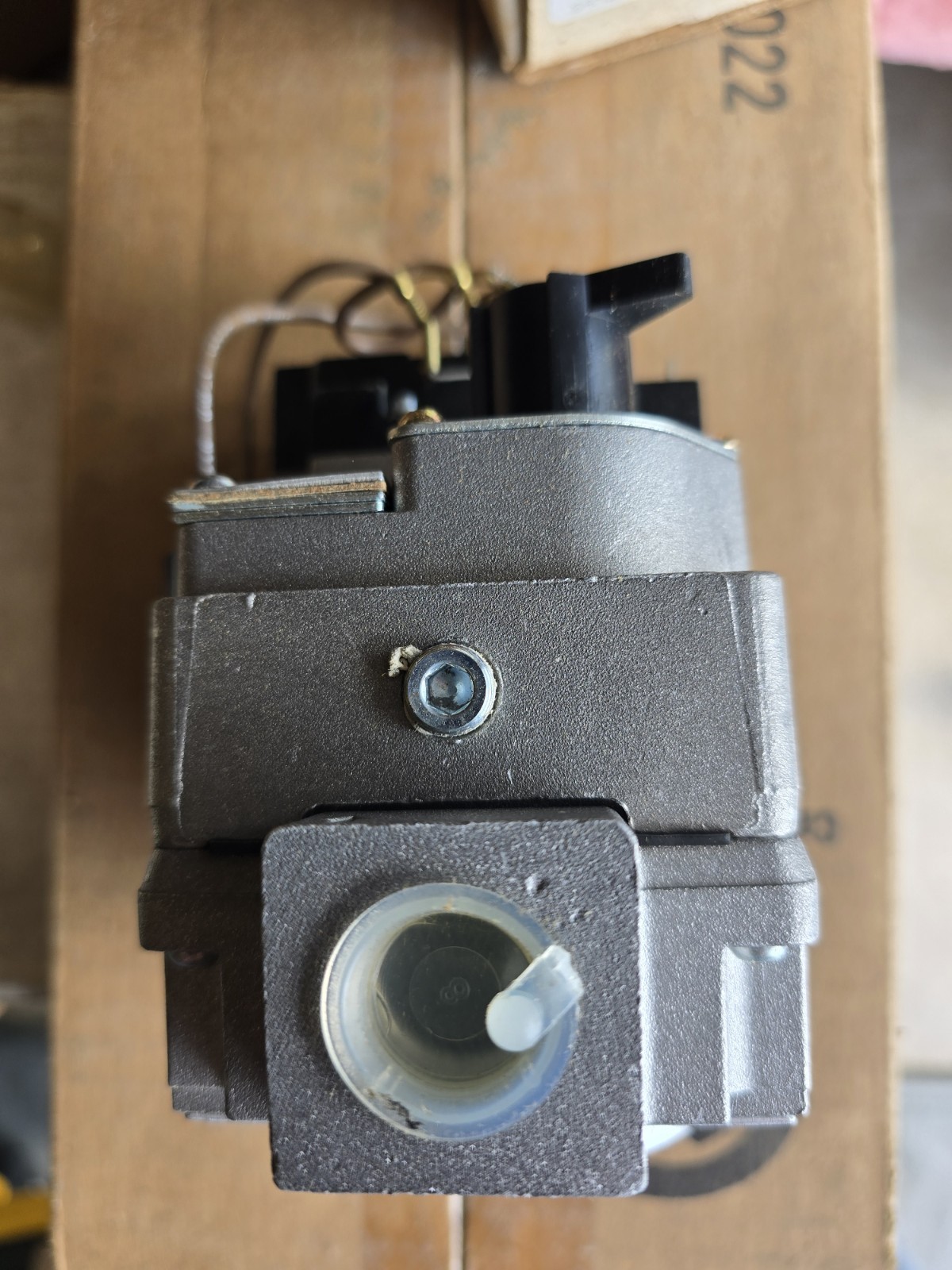 White Rodgers 36C76 type 319 Combination Gas Valve