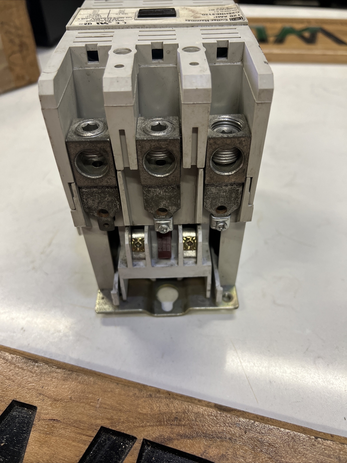 120 Amp Contactor C25HNE3120A Eaton / Cutler Hammer • 3 Pole • 120 V Volt Coil