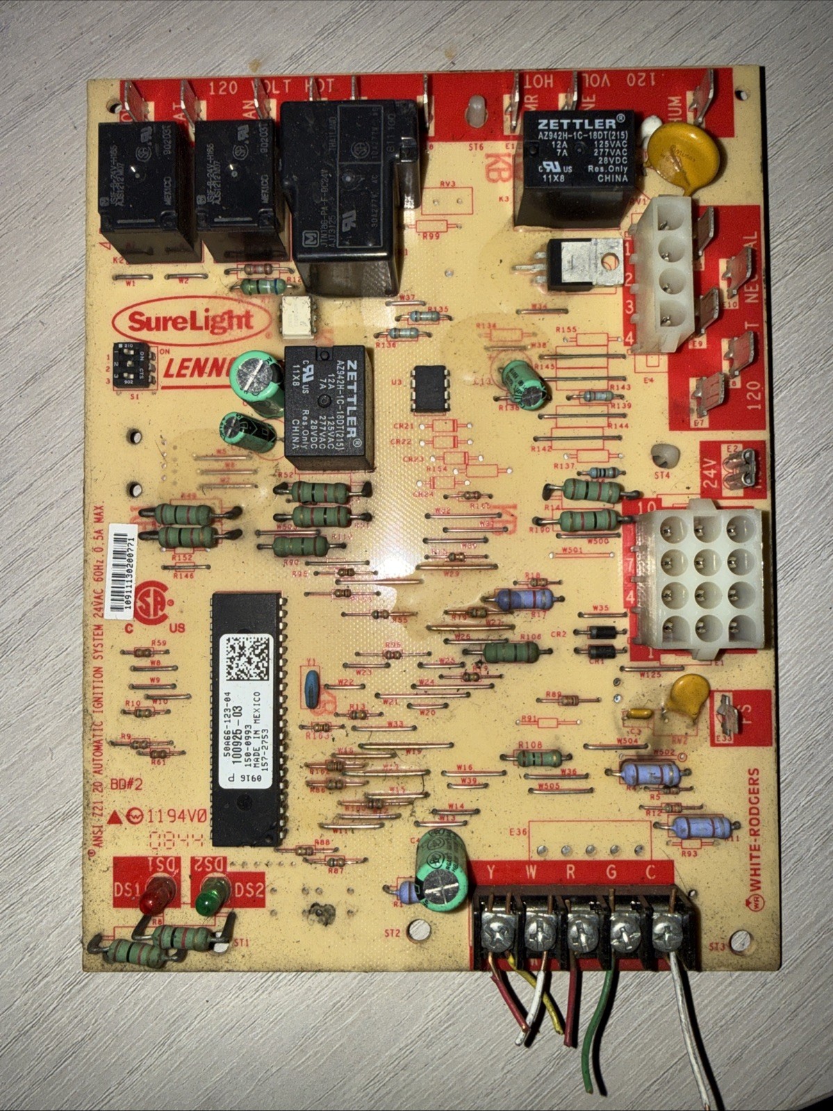 LENNOX 50A66-123-04 SureLight White Rodgers Control Circuit Board 100925-03