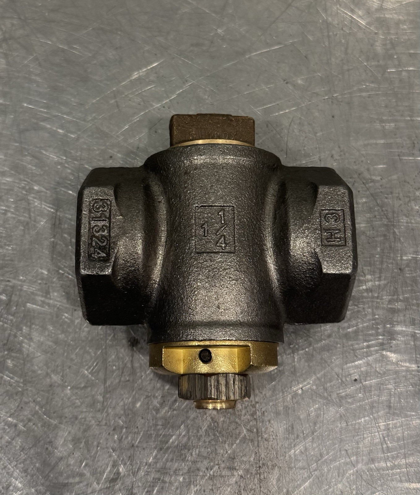 Mueller Gas Valve 1-1/4” Flat Head Iron Body NEW! FREE SHIPPING!