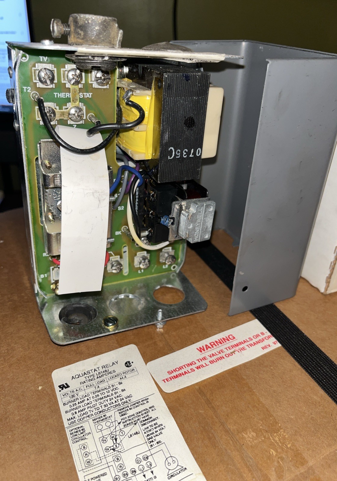 Honeywell L8148J1009 Aquastat Relay For Parts Only See Pictures