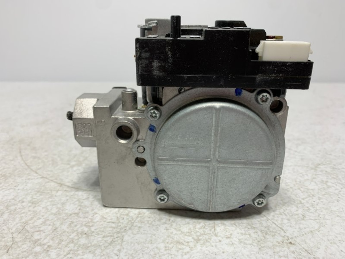 Emerson VAL09030 Manifold Gas Valve 24V 1/2″ NPT 2-Stage