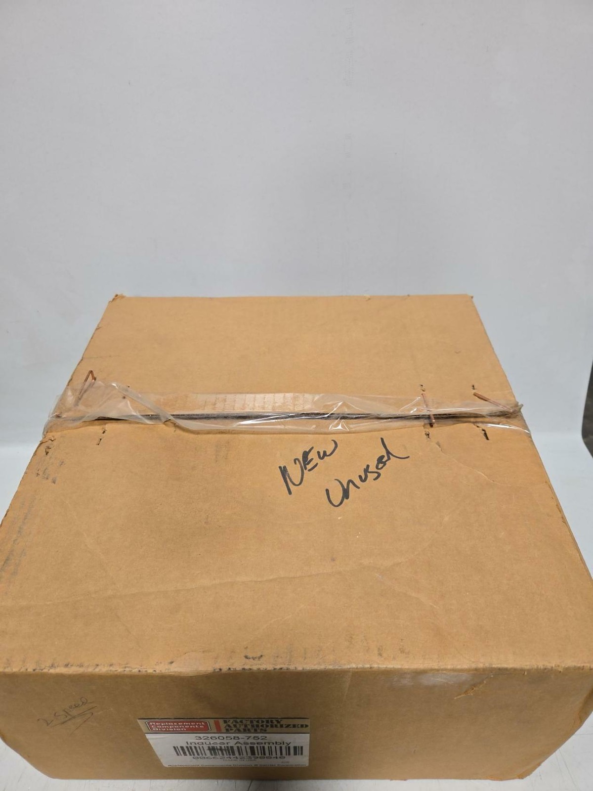 Brand new- Carrier Bryant HC27CB123 Draft Inducer Motor 326058-752