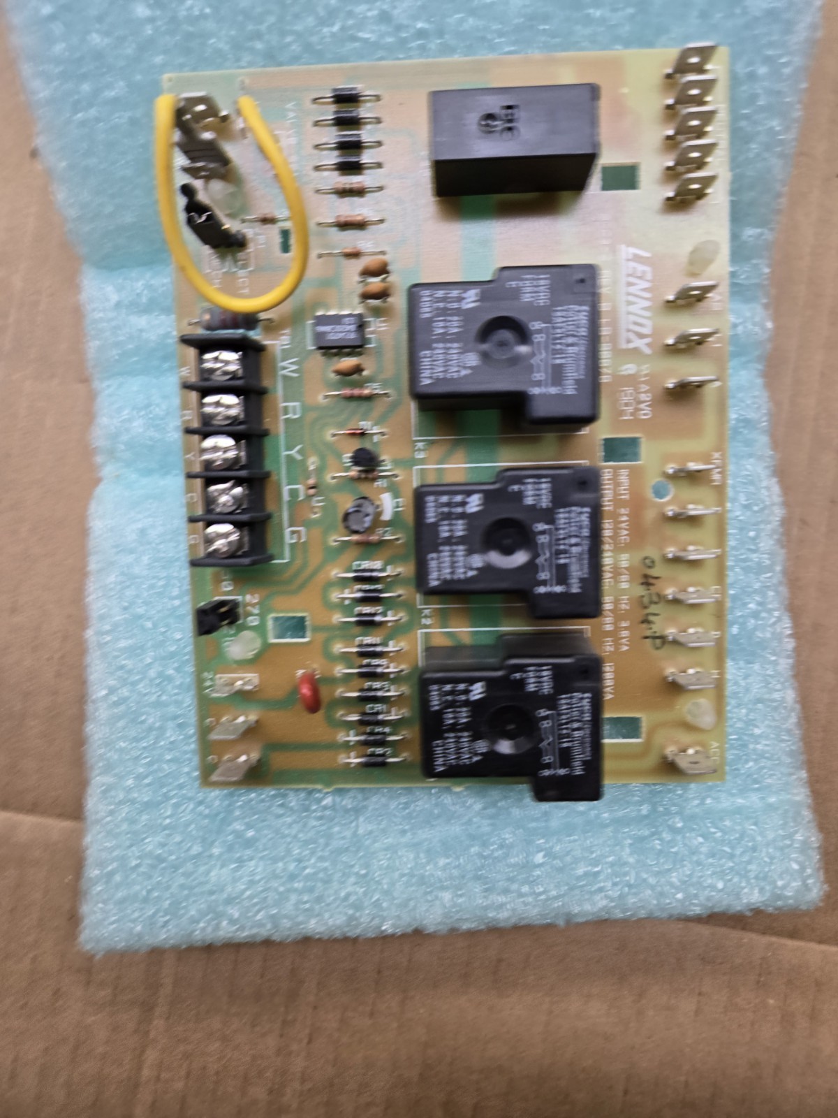LENNOX BCC3-2 REV B LB-90676 65K29 Furnace Control Board used #P174