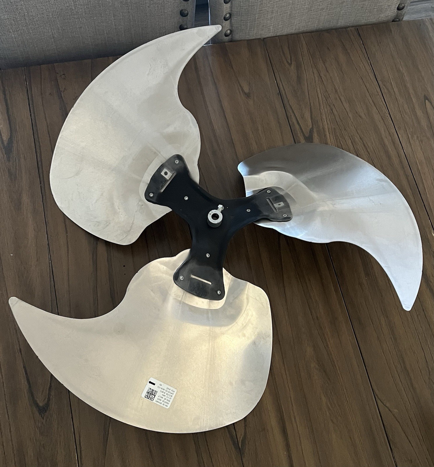 D674154P01 Replacement Fan Blade Silver Black