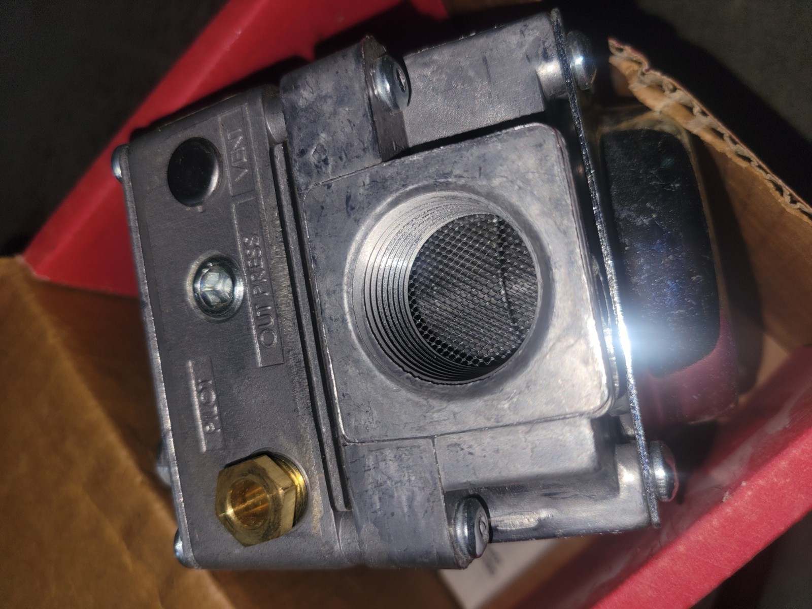 Robertshaw 720-400 Gas Valve 24V 150000 BTU 1/2″ x 3/4″