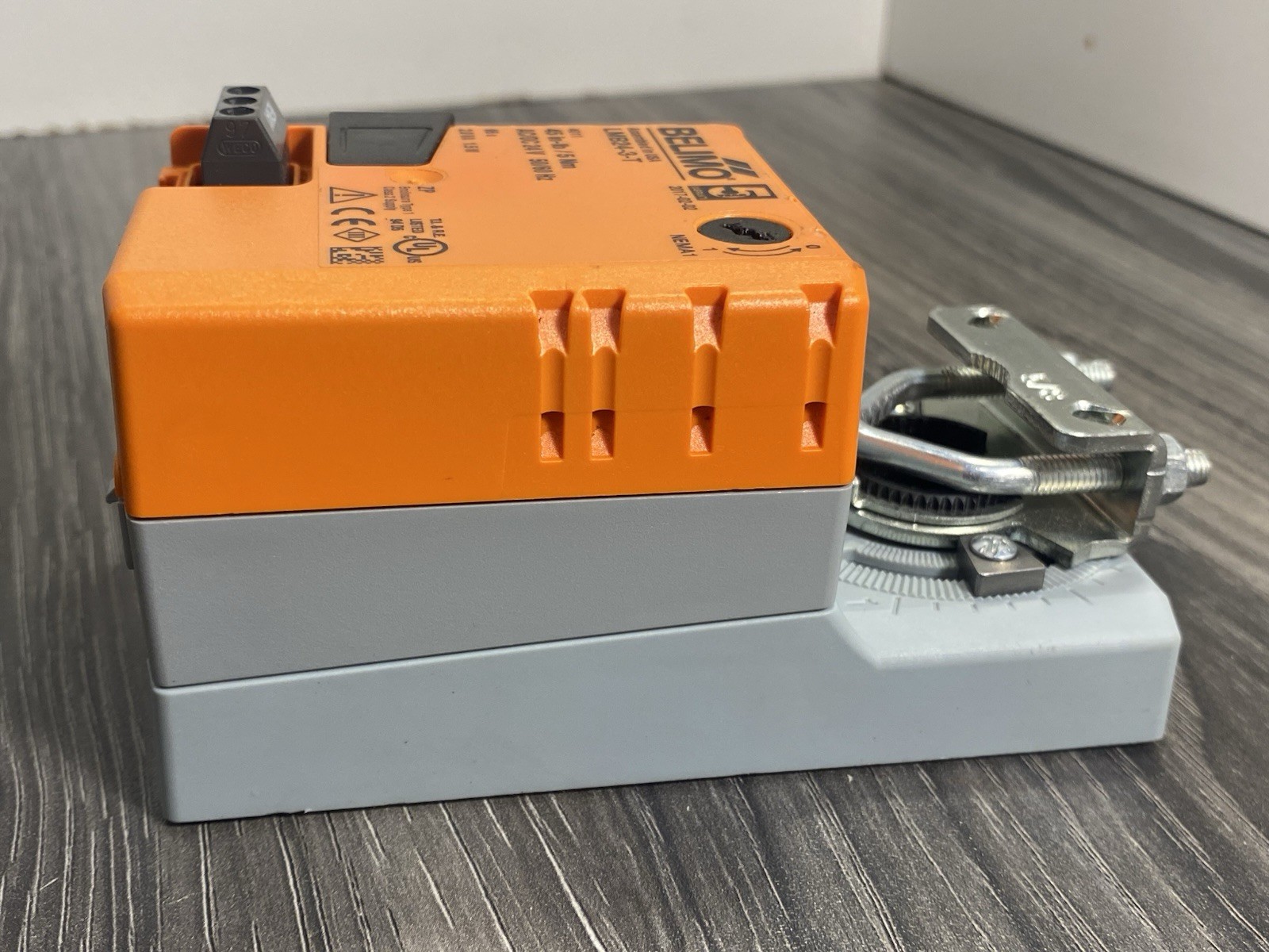 Belimo LMB24-3-T Non-Spring Return Damper Actuator 45in-lb 5Nm 24 VAC/DC NEMA1