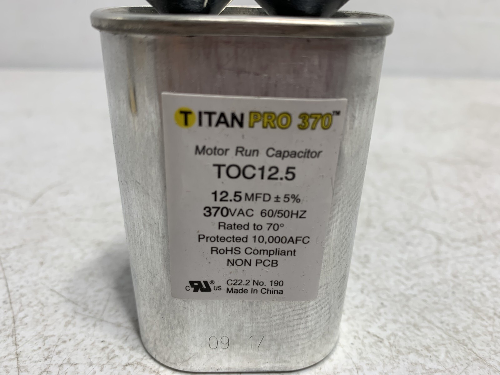 Titan Pro TOC12.5 Motor Run Capacitor 370VAC 60/50 Hz 12.5 MFD