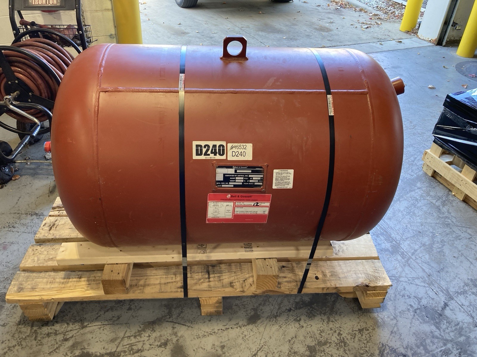 Bell & Gossett D240 Thermal Expansion Tank, 125# ASME Certified