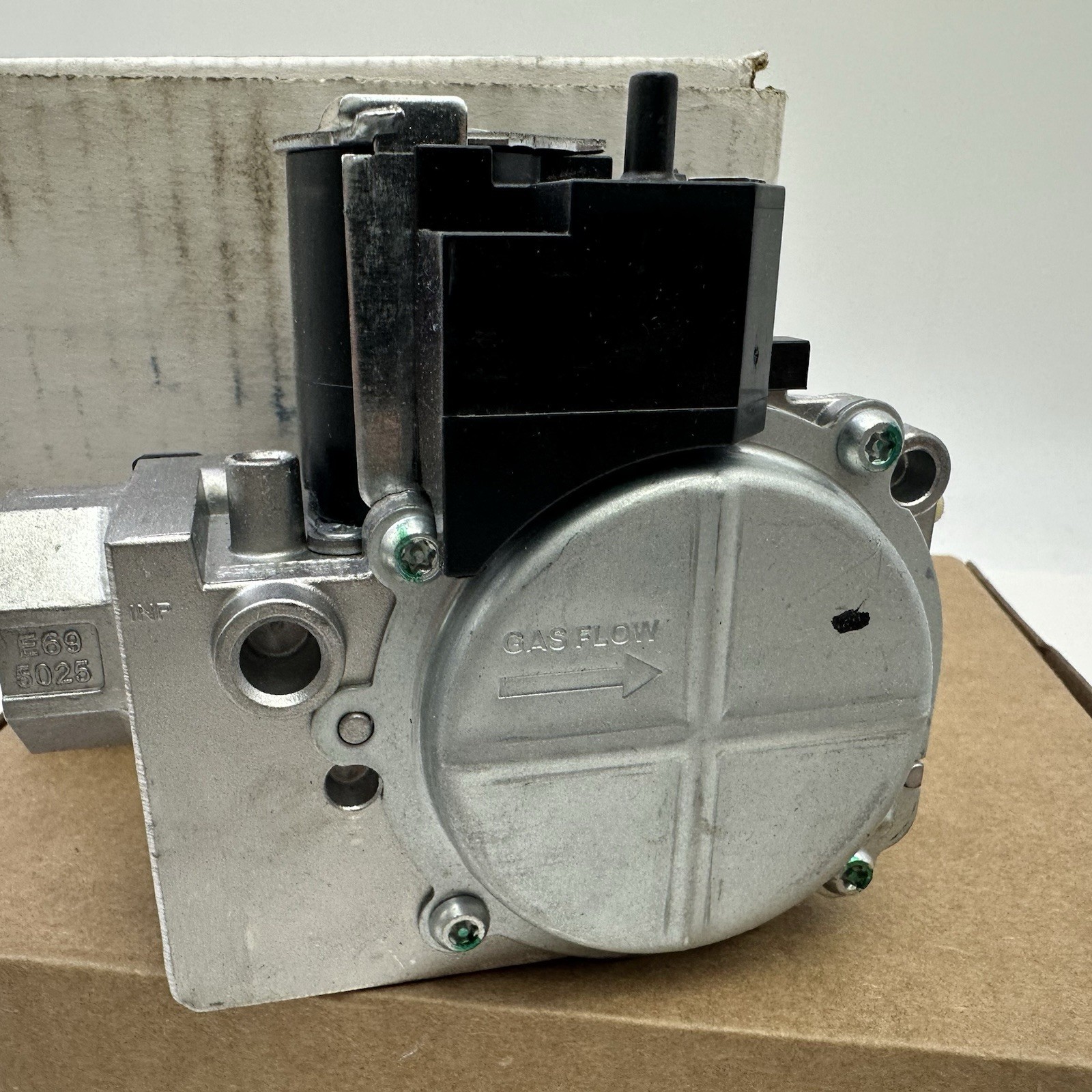 Trane American Standard VAL09029 Gas Valve Slow Opening 1/2-14 NPT 24V J-Type