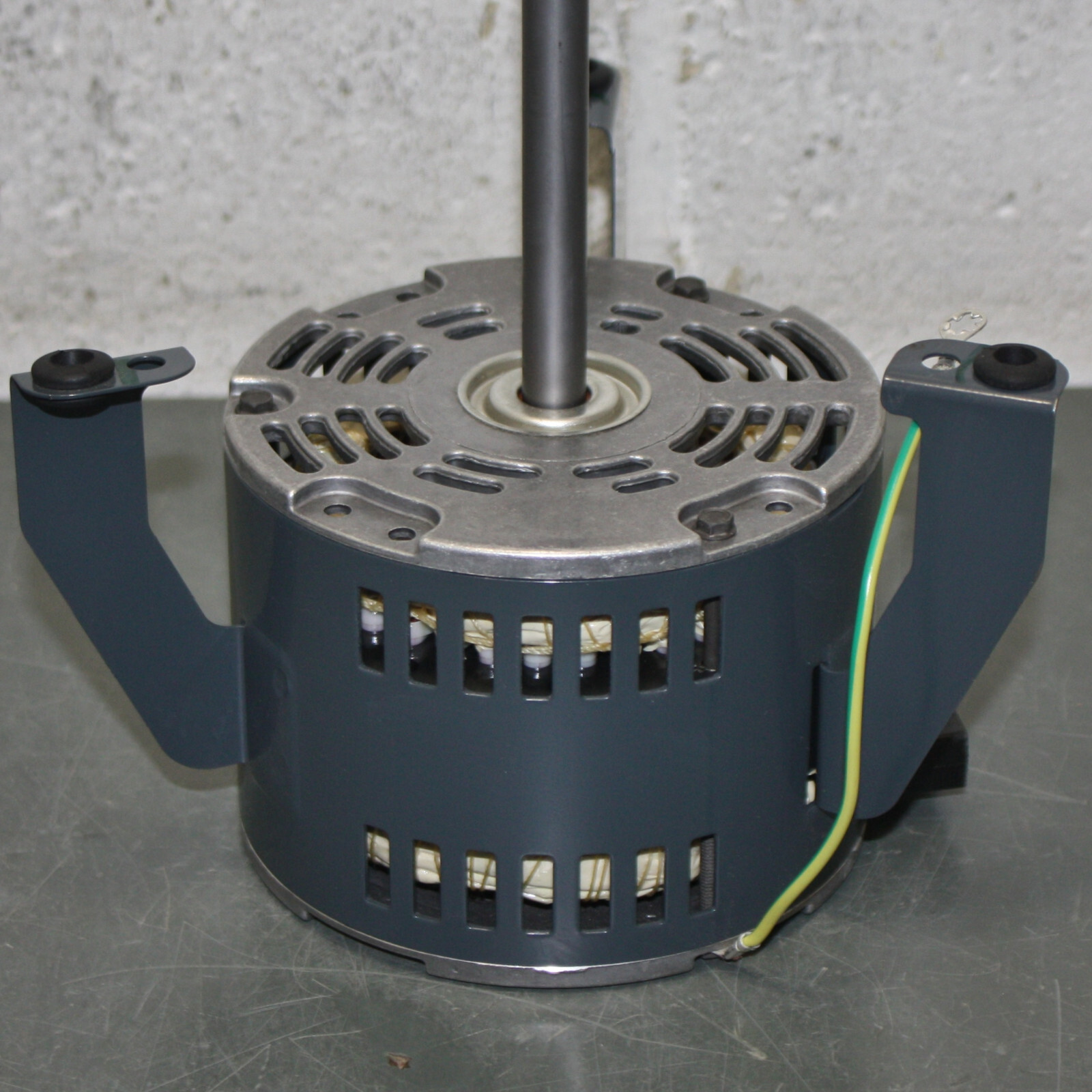 Fasco Condenser Fan Motor D1049, 265V AC, 1/20 HP, 1075 RPM, 42 Frame, 1 PH
