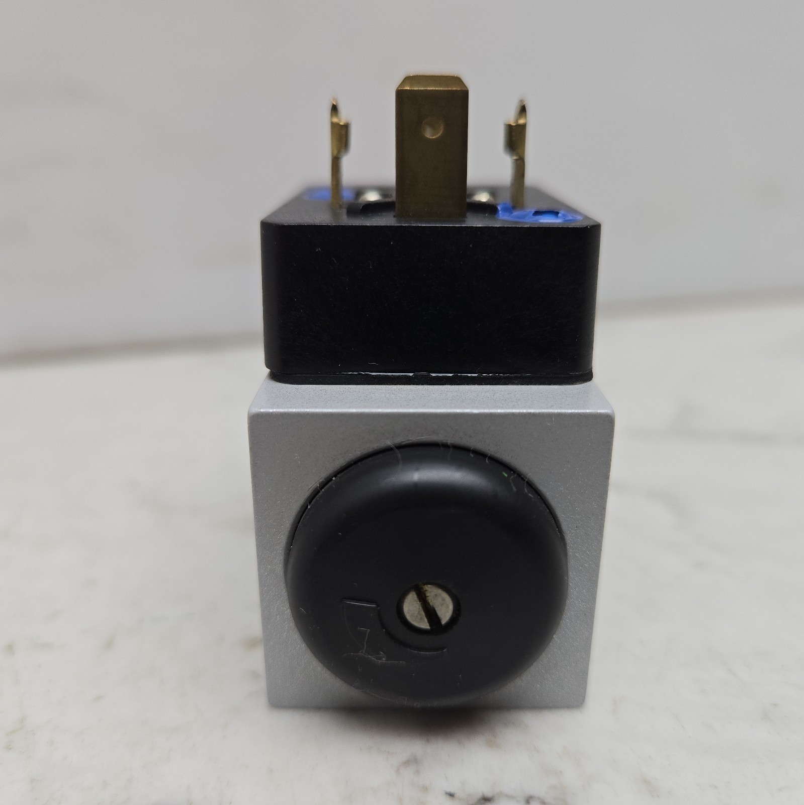 Festo PEV-1/4-B Adjustable Pressure Switch 10773 1-12 Bar 1/4″ NPT/BSP Pneumatic