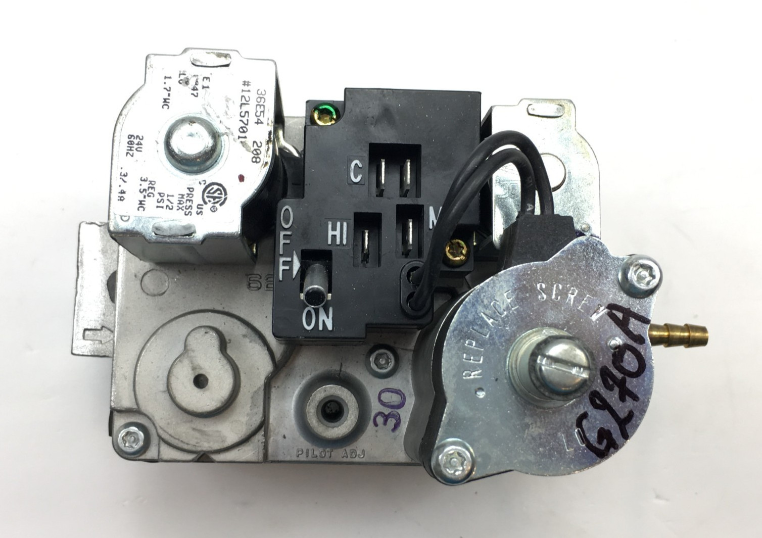 White-Rodgers 36E54 208 Furnace Gas Valve Lennox 12L5701 in/out 1/2″ used #G270A
