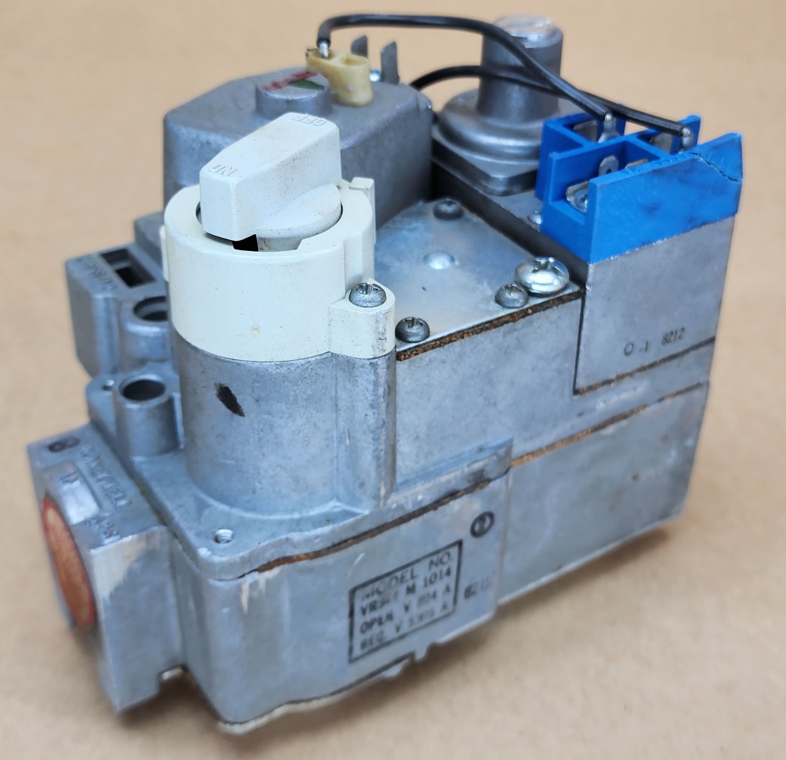 Honeywell VR844M1014 24 V 60 Hz Natural Gas Valve in 1/2″ out 1/2″ VR844M 1014