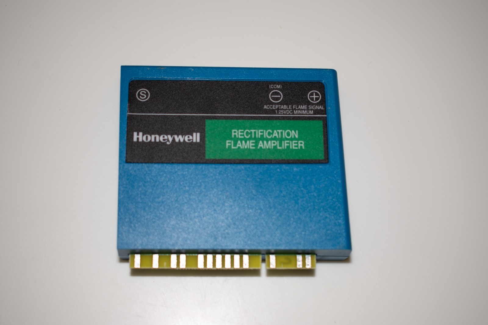Honeywell RM7890A1015, display, base, flame module, 10900 hours 6-month warranty
