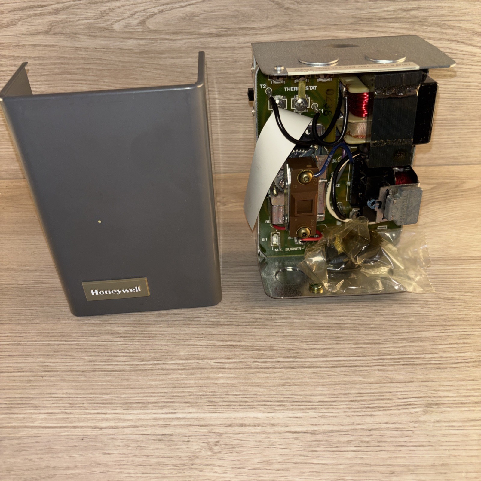 Honeywell L8148J1009 Aquastat Relay – New Without Box