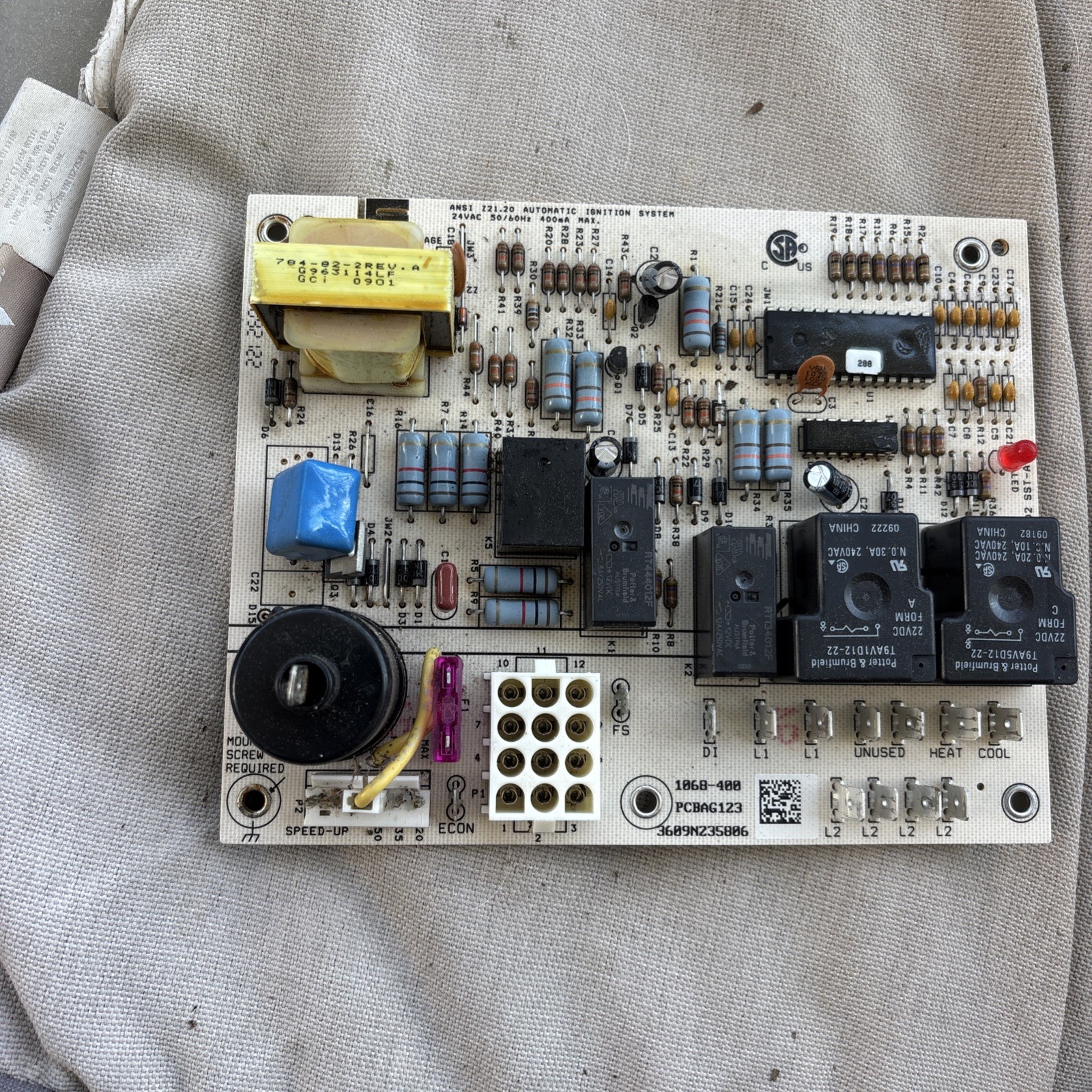Goodman/Amana PCBAG123 1068-400 3609N235806 Control Circuit Board