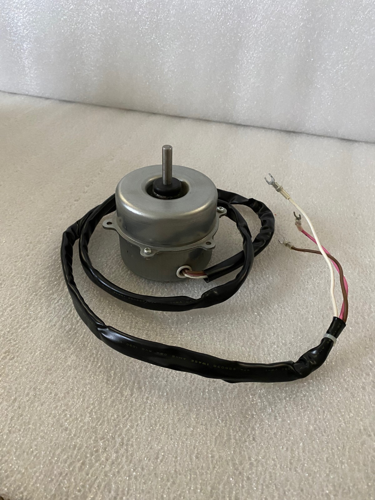 Sanyo – Panasonic Condenser Fan Motor SV4-11AA5P 230V 1PH 4P