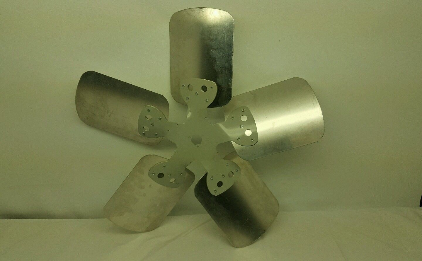 60-5618-01 Lau 24″ Diameter 27 Degree Pitch 5 Blade CCW Fan 5C2427CCW