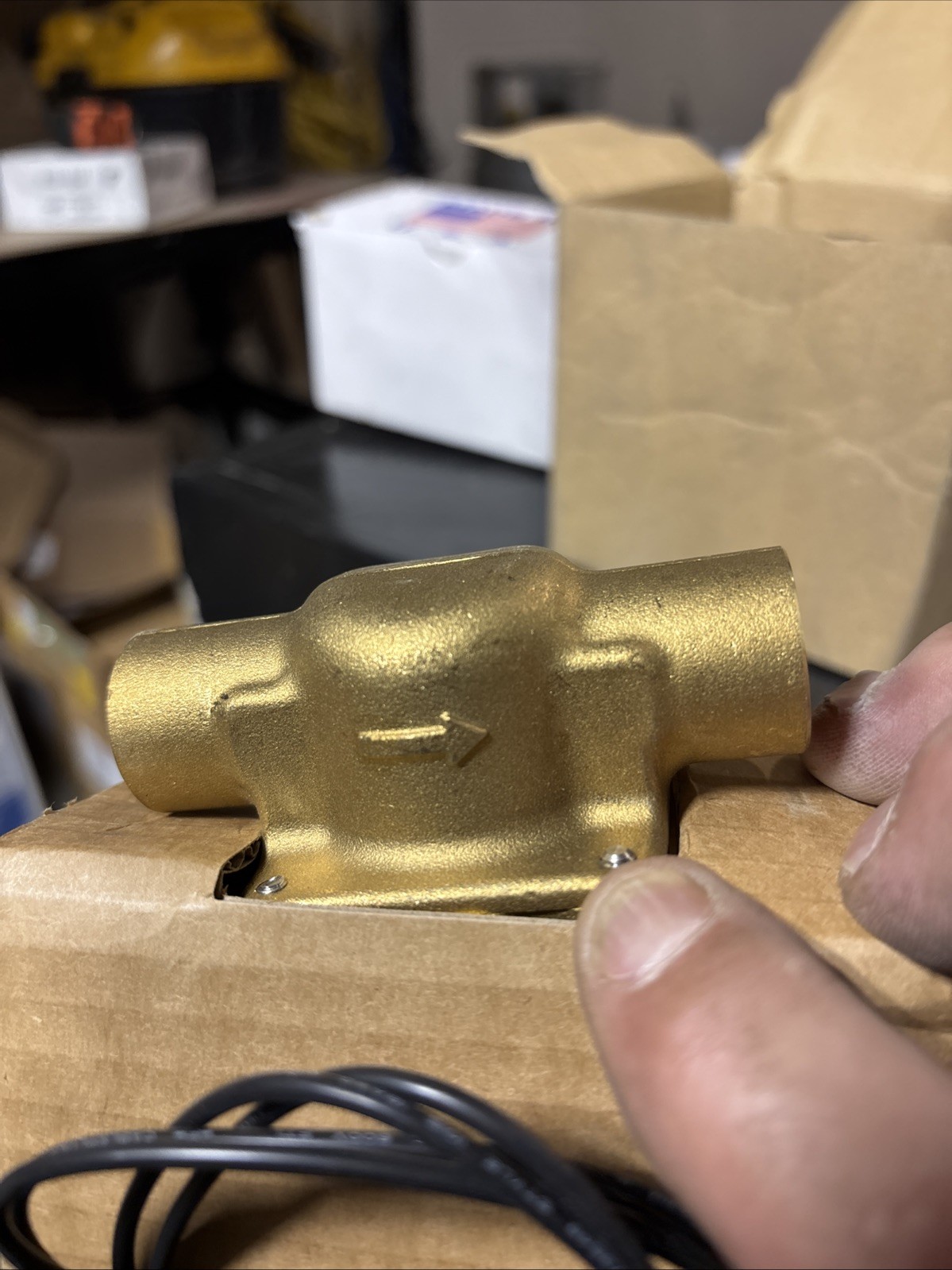 Honeywell Home, Zone Valve 120/60. 3/4 In Sweat. 8Cv. 8 PSI Close-Off,