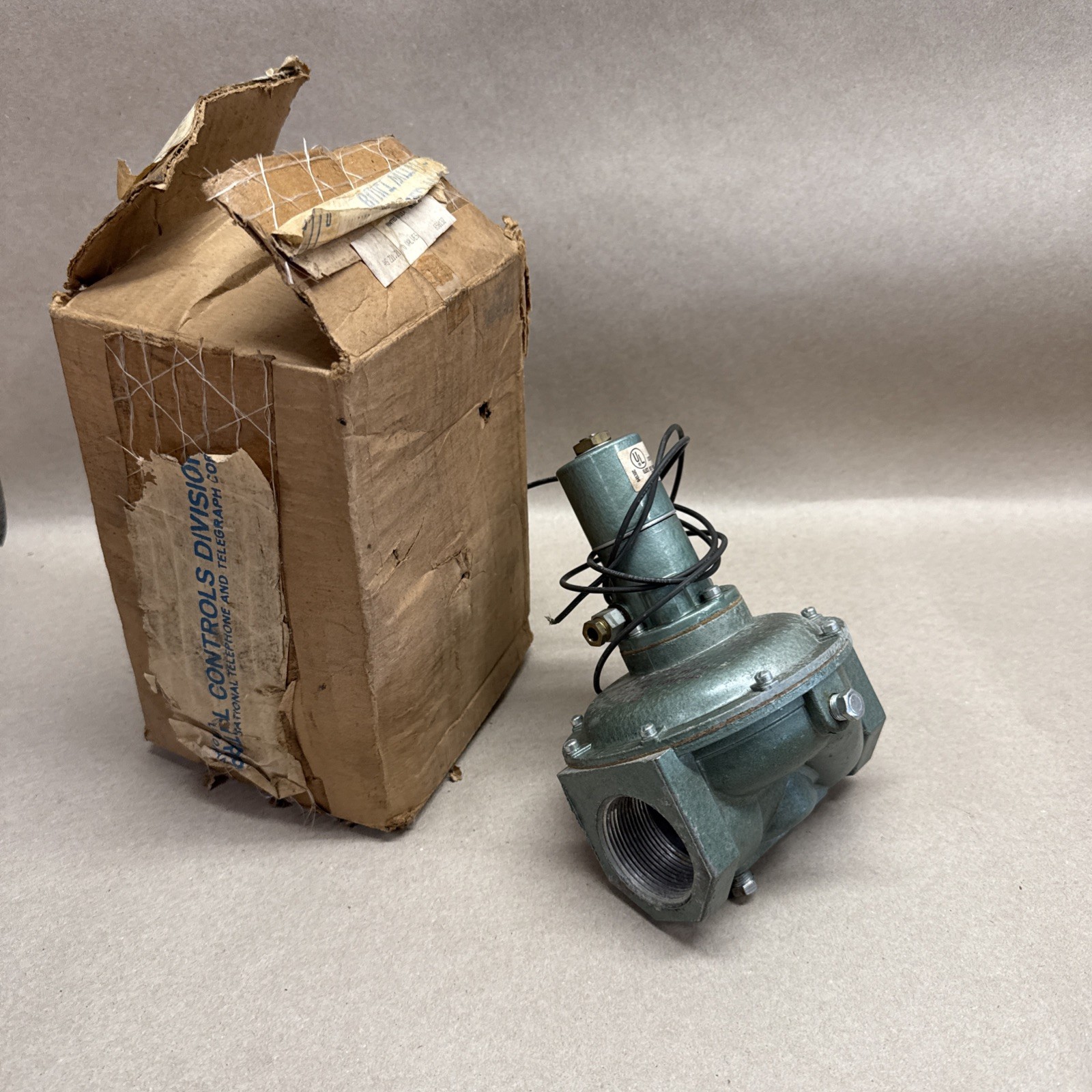 ITT B50DF182A112 Electric Diaphragm 1-1/2″ inch gas valve 110V coil NOS