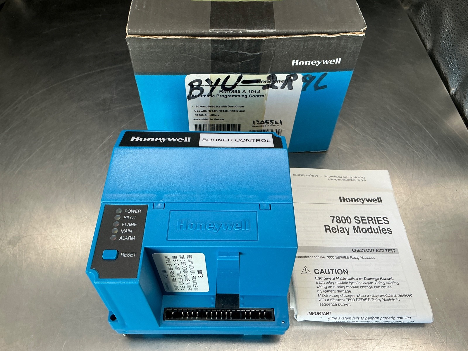 Honeywell RM7895 A 1014 On-Off Primary Burner Control