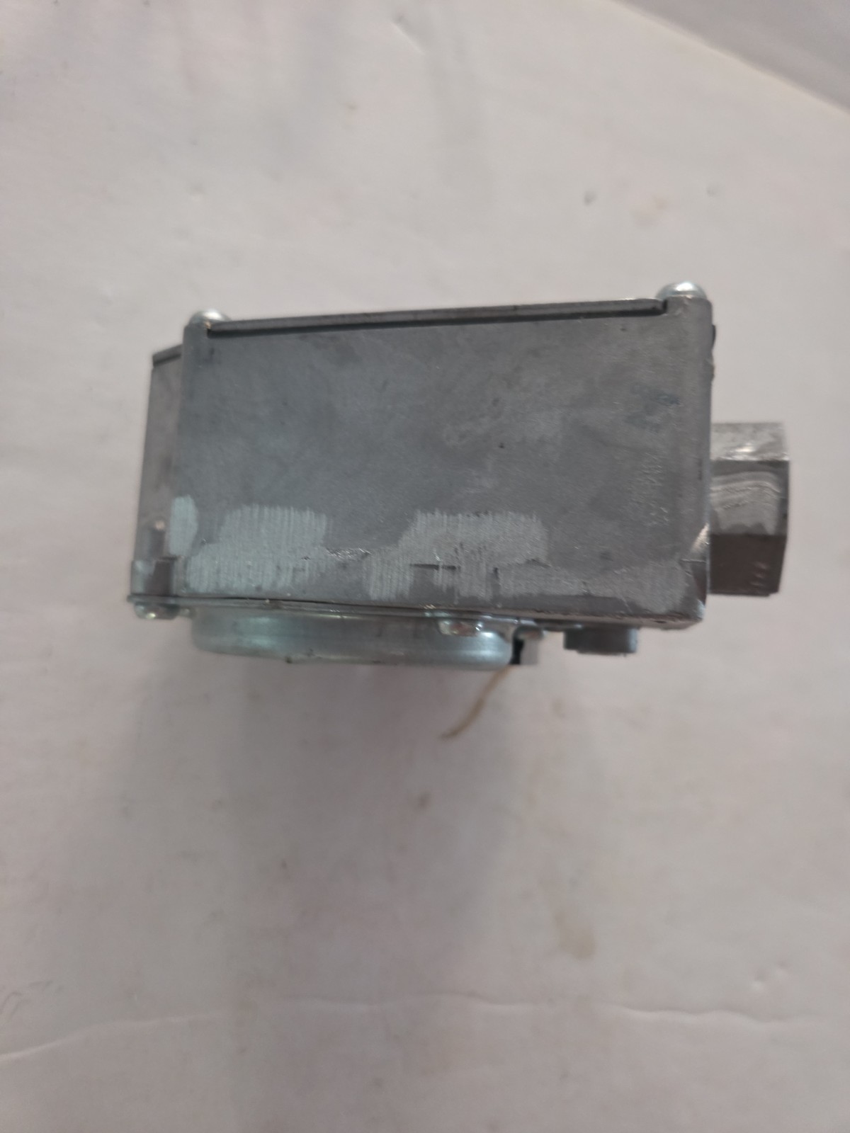 White Rodgers GEMINI 36J52-580 Furnace Gas Valve EF32CW151