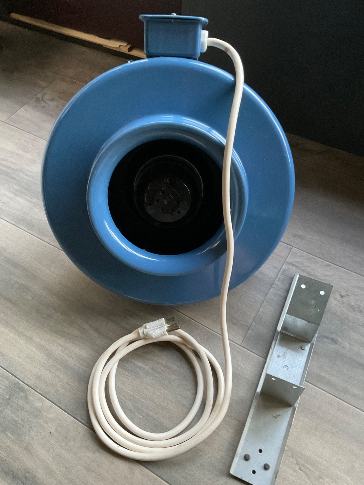 Fantech FX 8-inch Inline Centrifugal Duct Fan Blower Exhaust System. Never used.