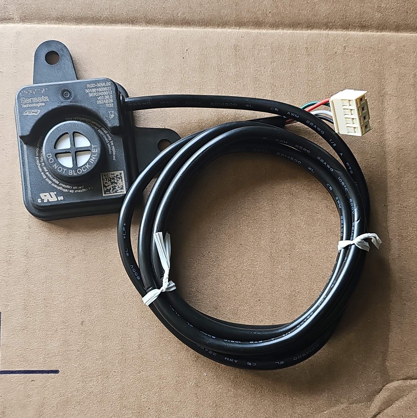 Sensata Technologies RGD-00ML02 Refrigerant Sensor w/ Cable, Black