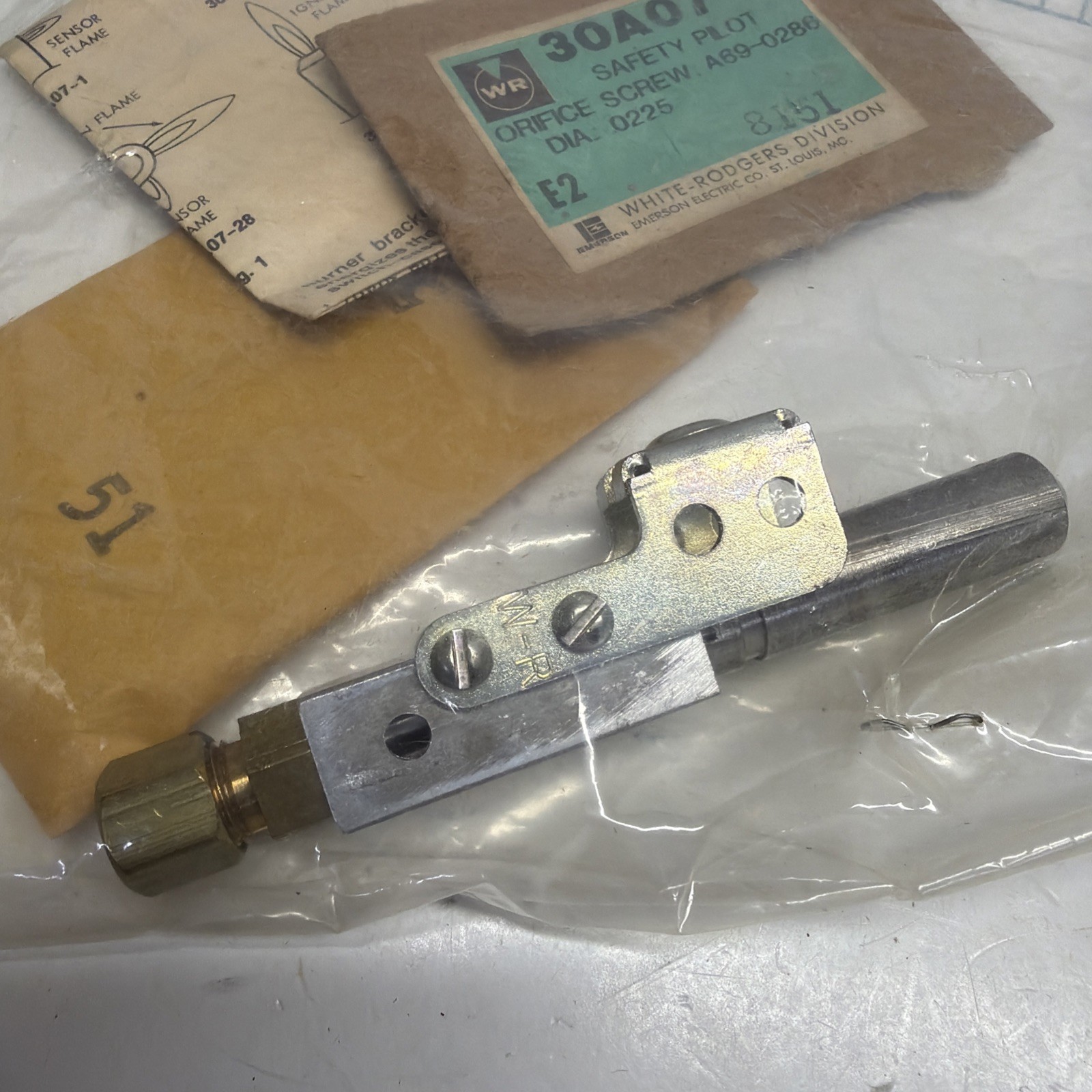 WHITE-RODGERS 30A07-1 SAFTY PILOT ORIFICE CREW A69-0286