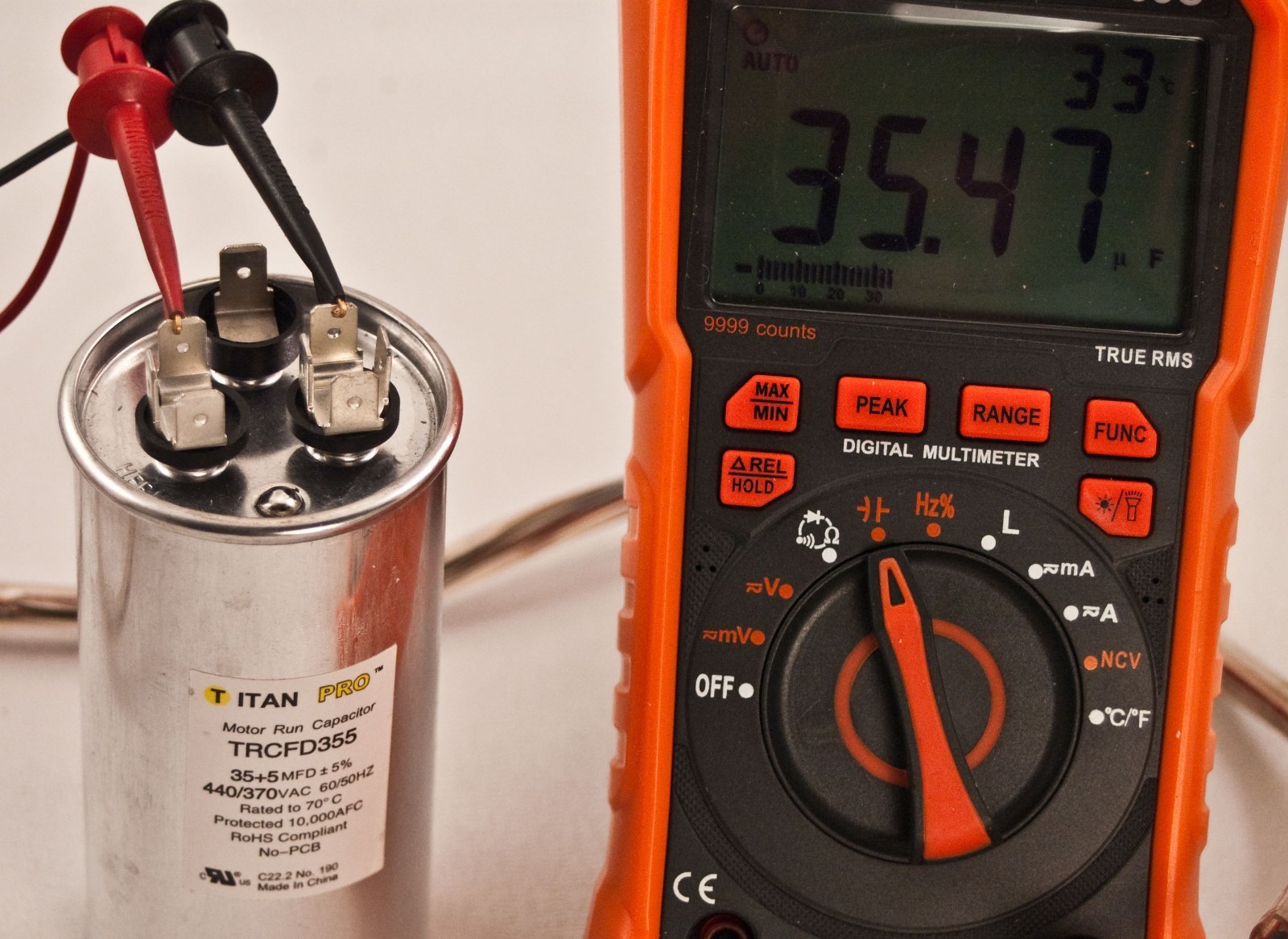 TITAN Pro RTCFD355 Round Dual Run Capacitor 440/370 VAC (35 + 5 mfd + 5 %)