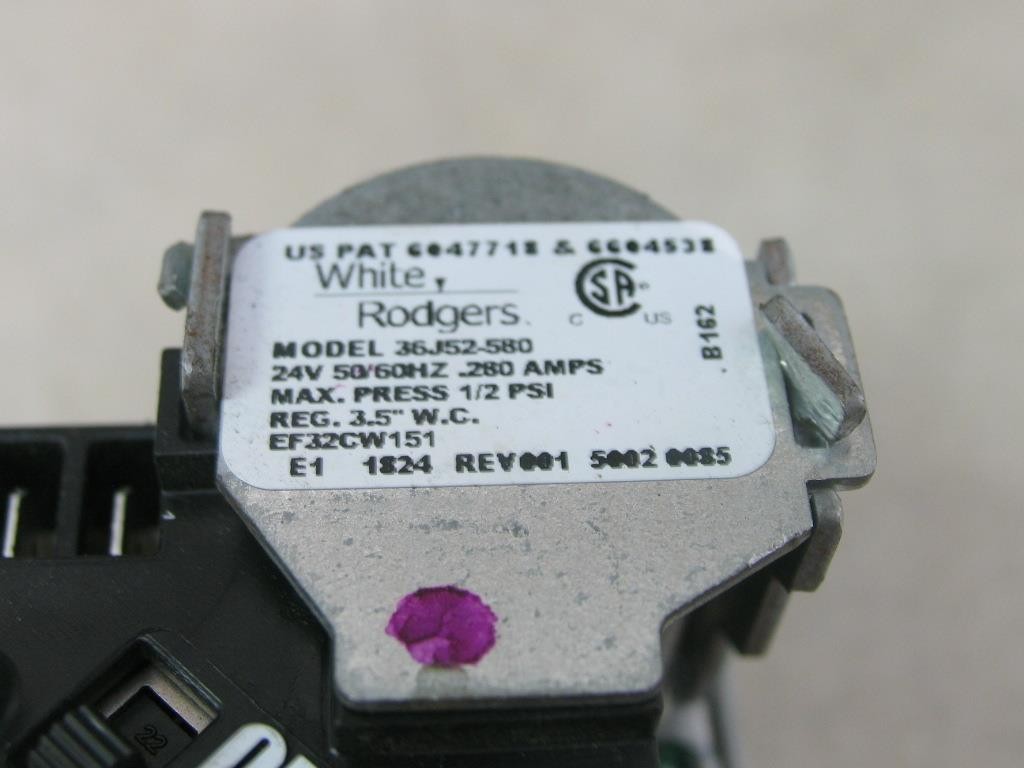 White Rodgers GEMINI 36J52-580 Furnace Gas Valve EF32CW151