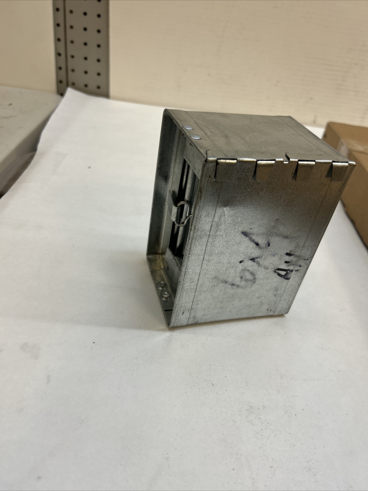 5.75” x 4.75” x 4.25” / 4in x 6in Motorized Vertical/ Horizontal Damper Model 75