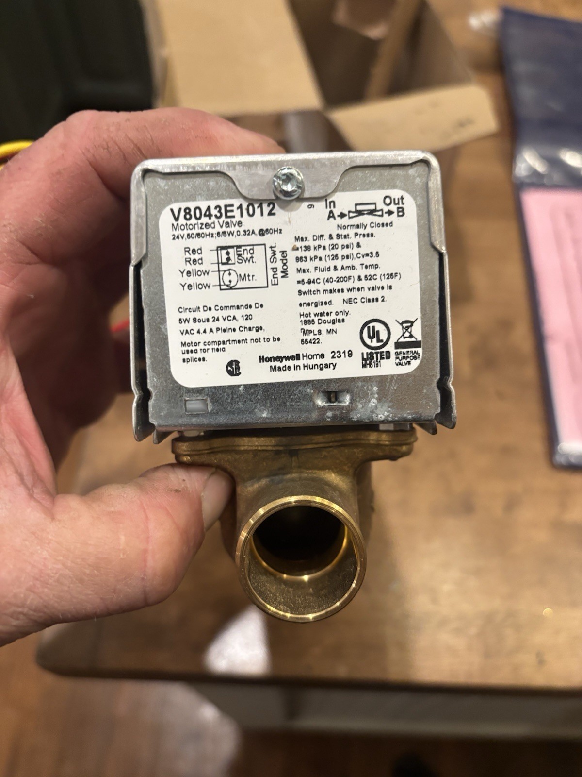 Honeywell GID-661677 V8043E1012 3/4″ Sweat Zone Valve Connection, 18″ OEM Leads